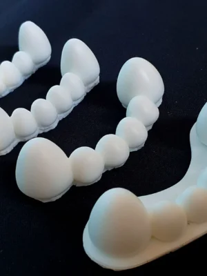 Casted resin teeth for fursuit heads